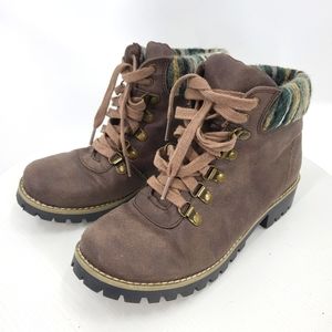 Cliffs White Mountain Prianna Lug Sole Boots Faux Leather Knit Collar 7.5 US